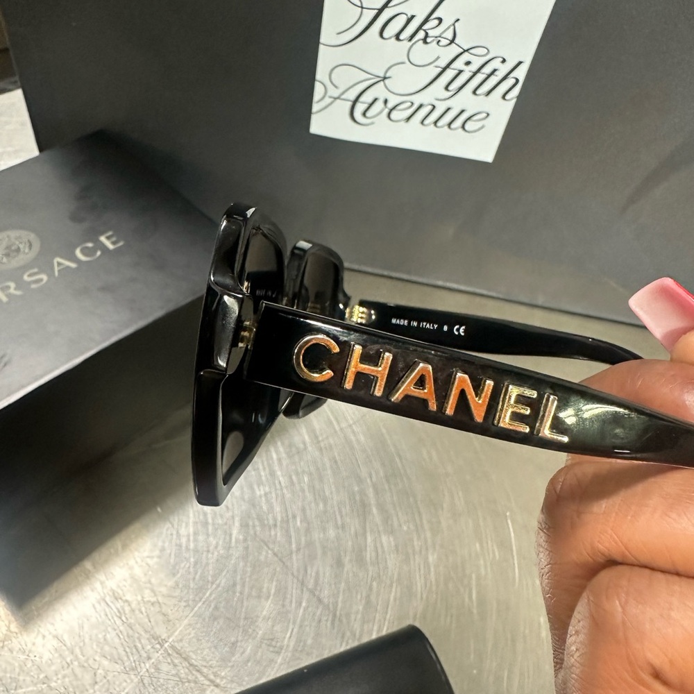 COPY - Authentic Chanel sunglasses - Picture 2 of 11